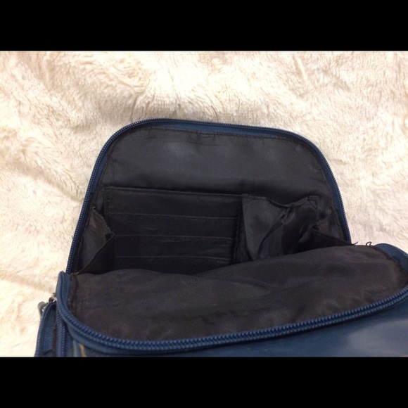 Vintage Dusky Blue Small Faux Leather Bag/Backpack - Picture 5 of 8